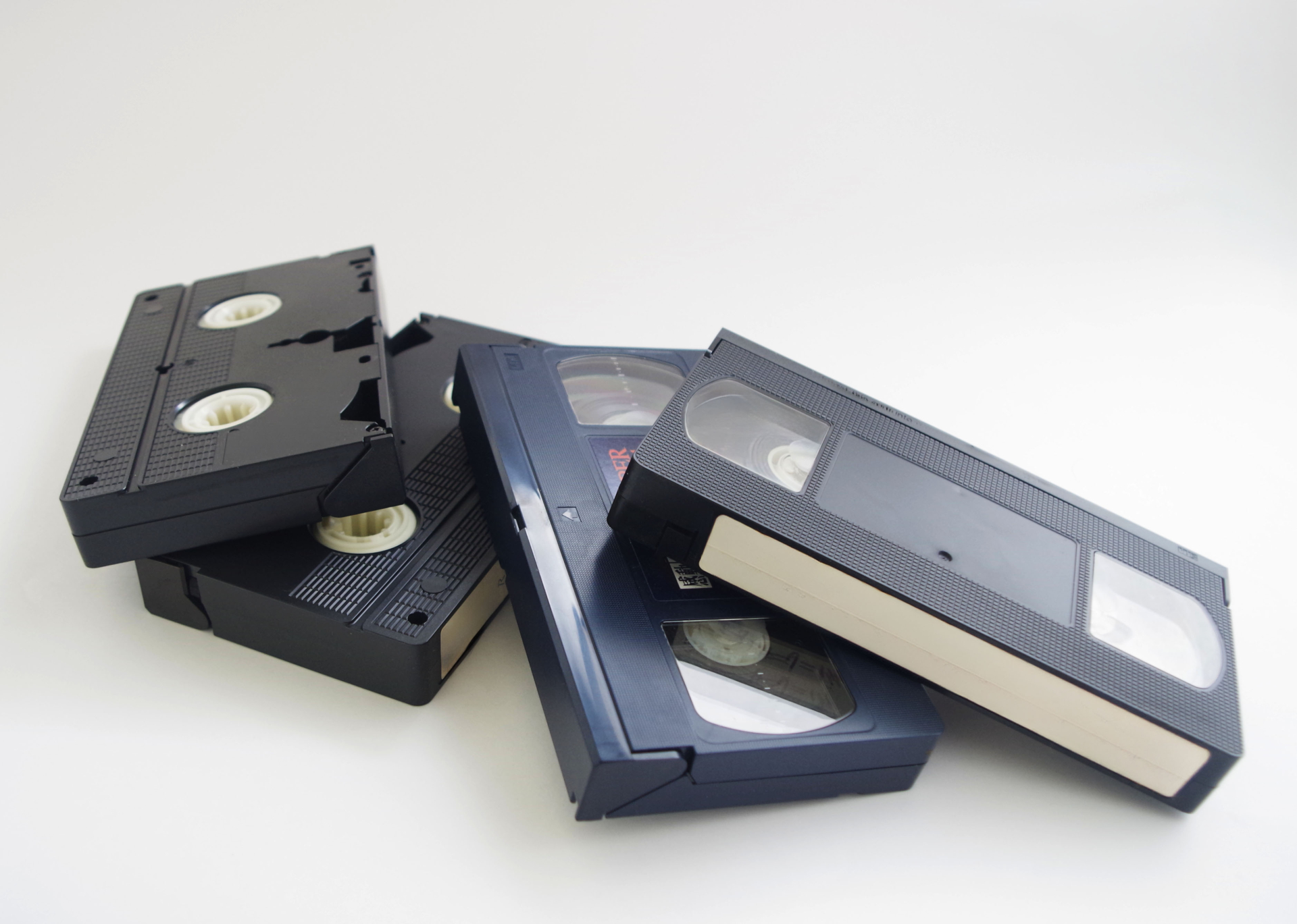 VHS-Cのデータ化はアダプターでできる？方法と料金の目安